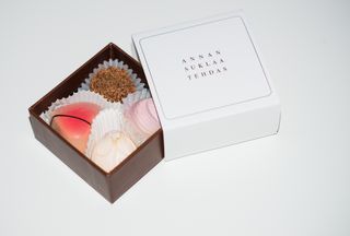 Näin mielettömän upeat käsintehdyt suklaat ovat oiva idea vieraslahjoiksi.