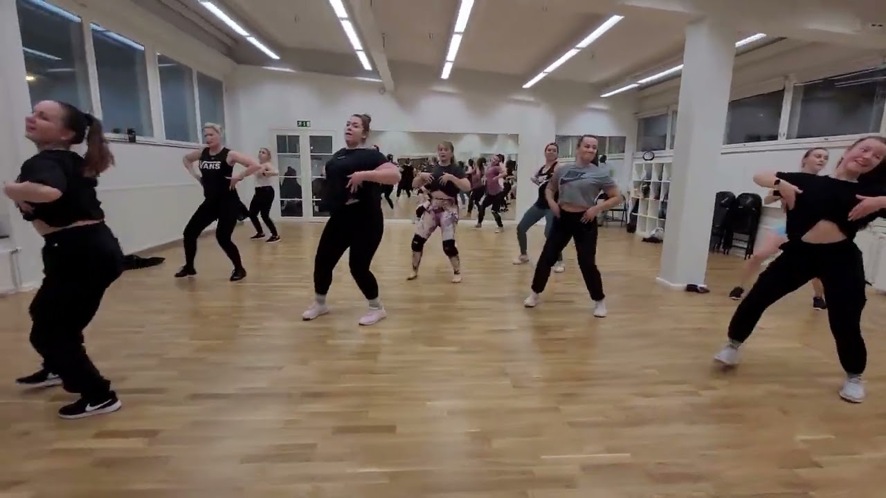 Reggaeton – Tanssistudio Flama