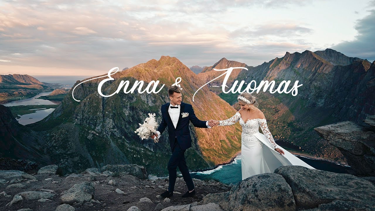 Enna & Tuomas | The First Look at stunning scenery. A love-filled trip to the Lofoten Islands ❤️
